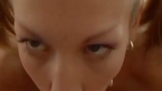 大乳喷奶水和骚女友的日常舔和操，完整版露脸