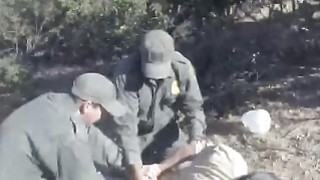 装睡的外甥女每天都勾引我！终于忍不住戴套套操她穴了