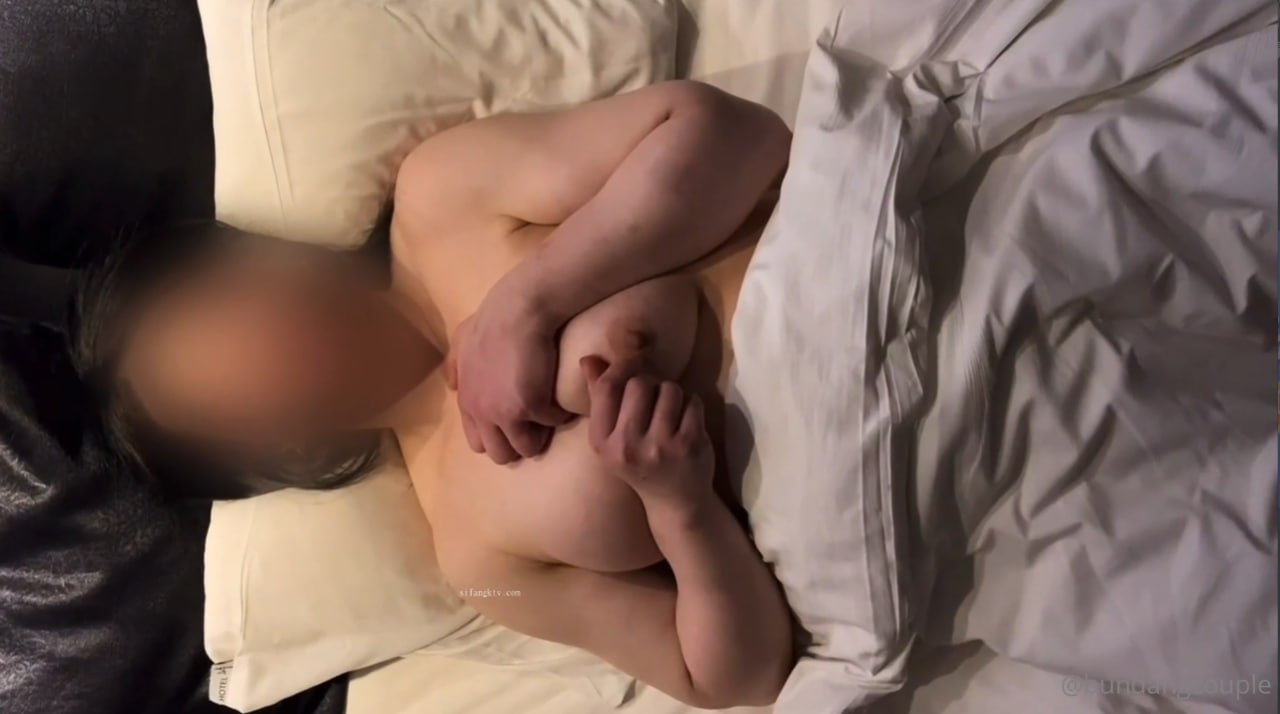 FOCS-095-C ベロキス口淫特化性交 金持ち限定パパ活で高レベルなエロレロ美女 精子ごっくん4P乱交